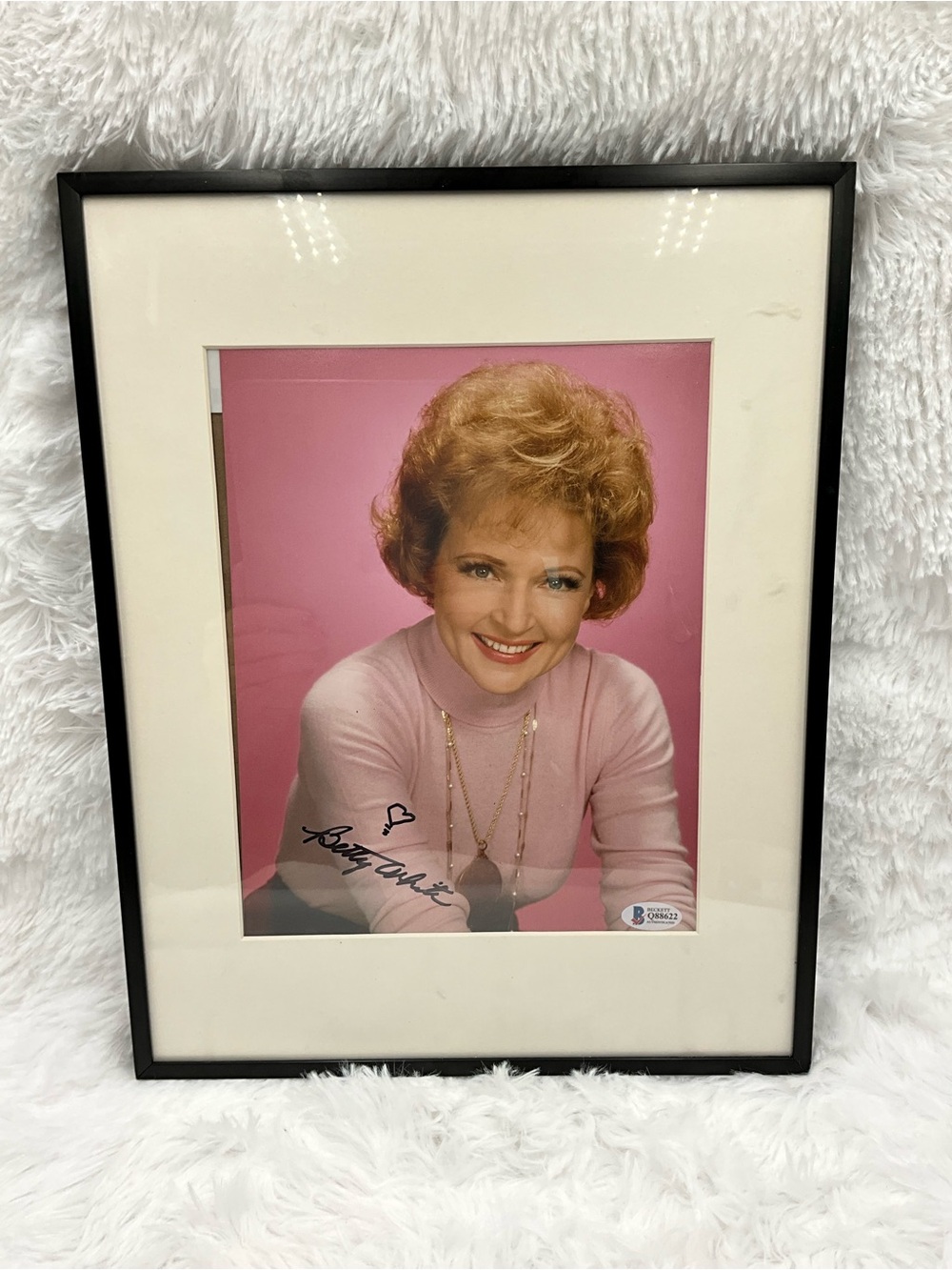 Betty White Signed 8x10 Photo BAS Beckett Authenticated Framed Autograph COA